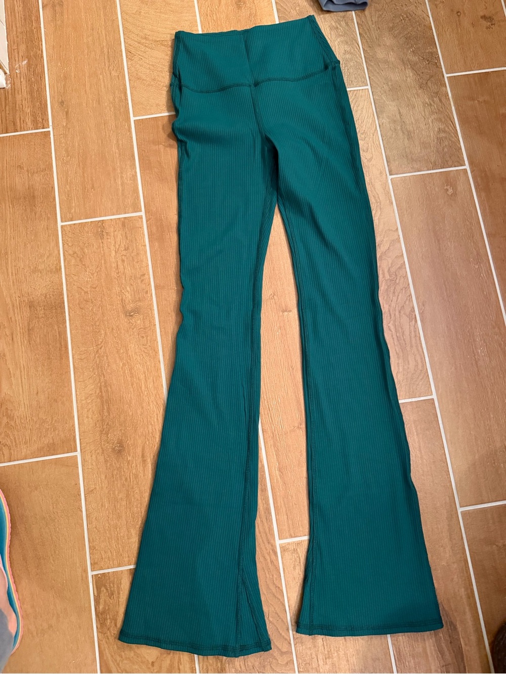 TIGER FRIDAY Ribbed Evergreen flare pant